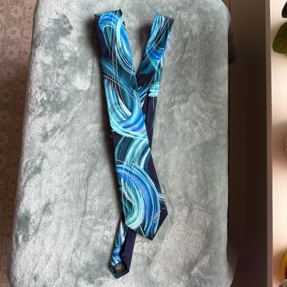 J.Garcia snake in juggling show collectors Blue and Black Abstract Tie 100% silk - Picture 7 of 7